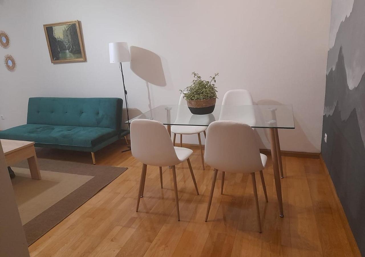 Apartamento Centrico Con Wifi Y Parking De Coche Tamano Medio Cangas de Onís Exterior photo